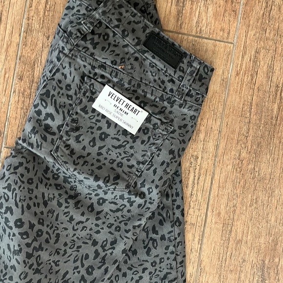 Velvet heart leopard print skinny Jean - Picture 3 of 3